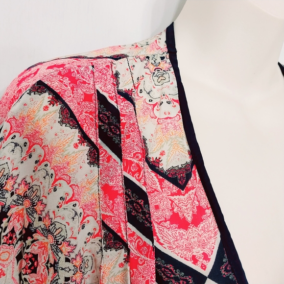 🔵BOGO FREE🔵 Feathers by Tolani Kimono Open Front One Size - Picture 2 of 6